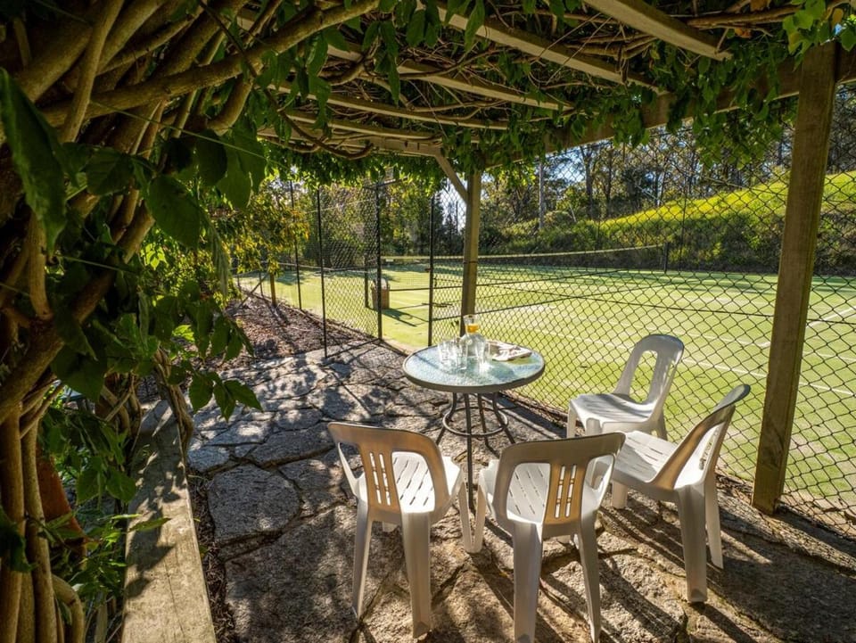 Day, Garden, Tennis court, Garden view, Drinks