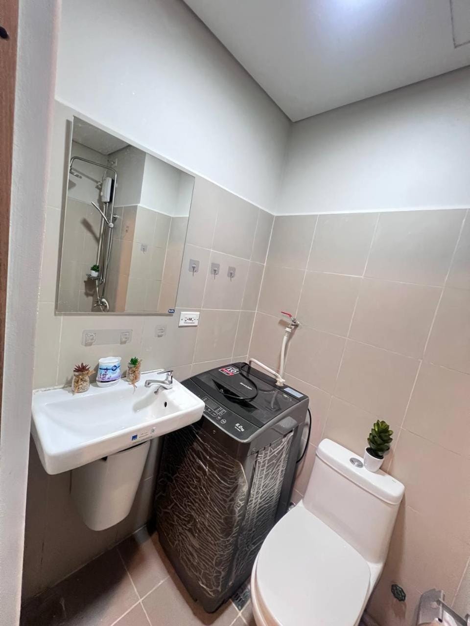 UNISTAY Coast Res R31 w Bal Sunset Vw Worldtrade Apartment in Pasay