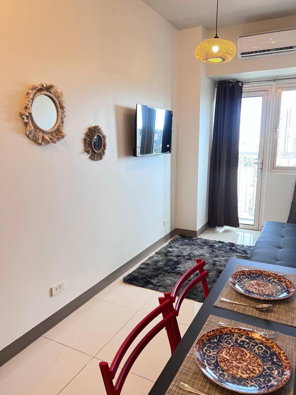 UNISTAY Coast Res R31 w Bal Sunset Vw Worldtrade Apartment in Pasay