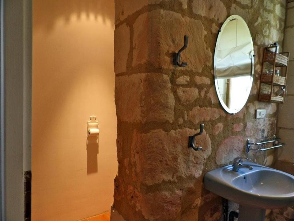 Les Caves Bed and Breakfast in Gennes-Val-de-Loire