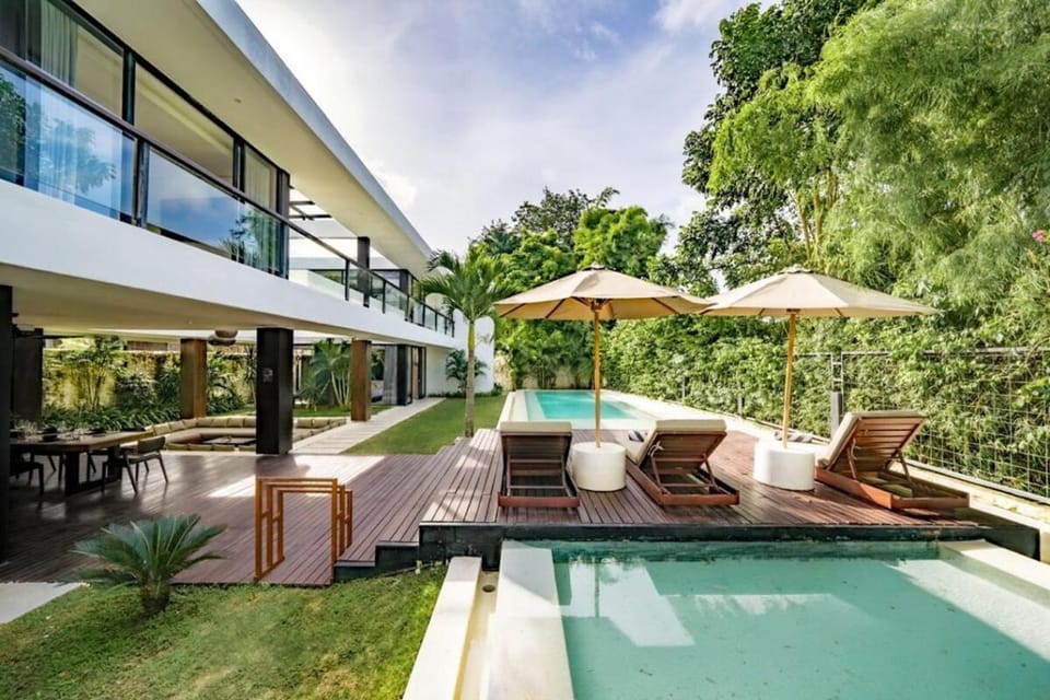 Property building, Patio, Day, Natural landscape, Garden, View (from property/room), Balcony/Terrace, Garden view, Pool view, Swimming pool, sunbed