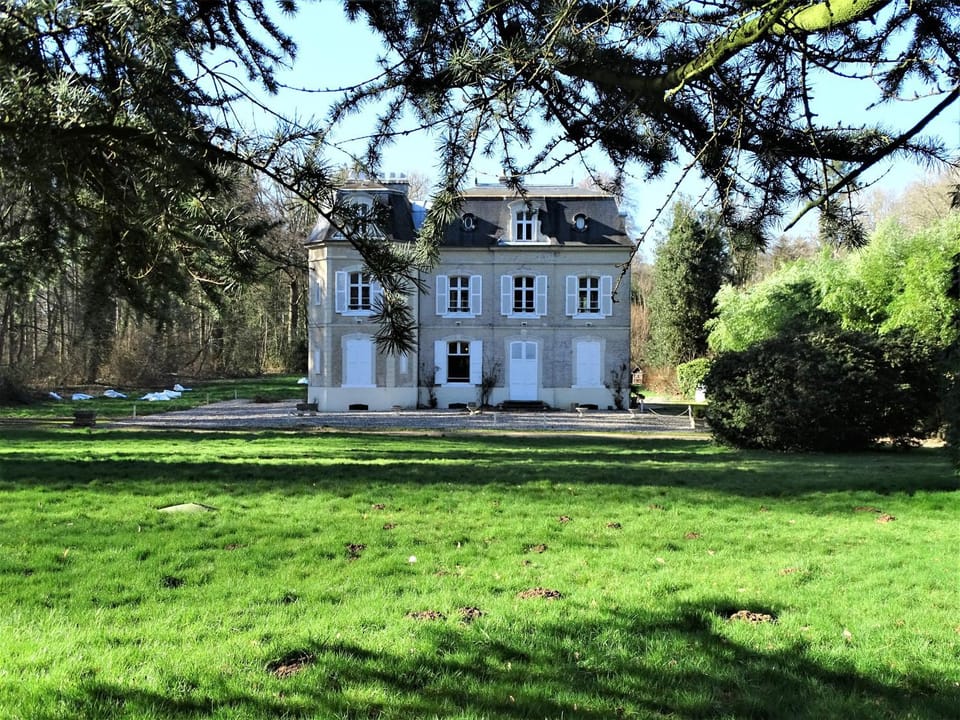 Property building, Spring, Garden view, Landmark view