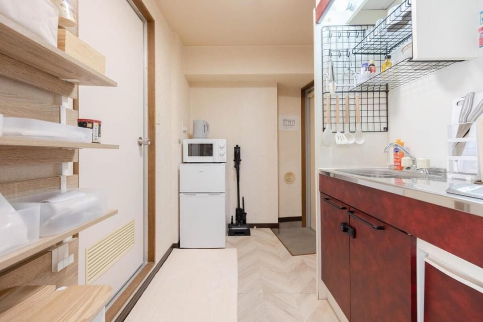 rot横浜浅間町4丁目206 Apartment in Yokohama