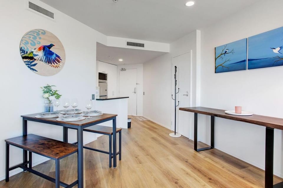 Super Plush Takapuna 1BR Apt Free CarPark on 6th Floor Apartment in Auckland