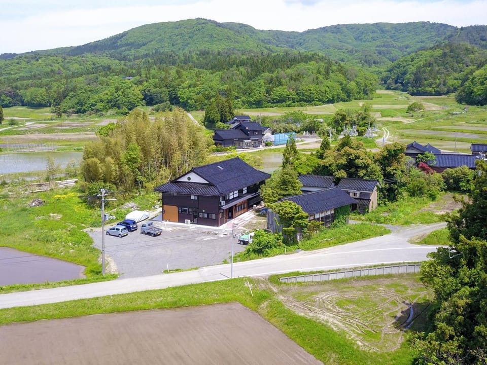 Property building, Day, Neighbourhood, Natural landscape