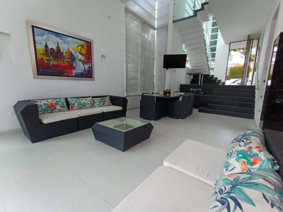 Beautiful house with a private pool House in Melgar