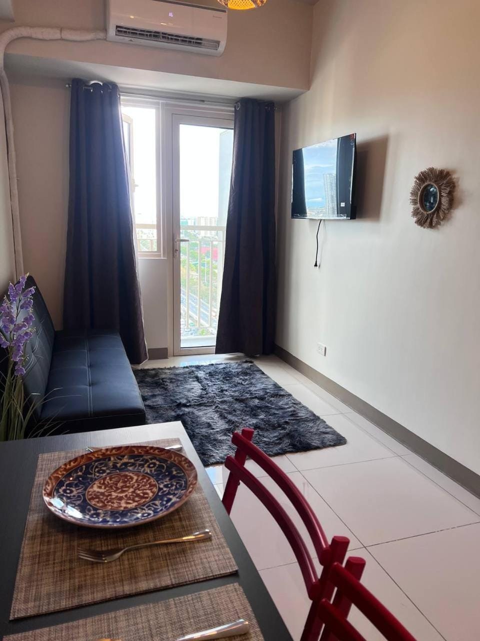 UNISTAY Coast Res R38 w Bal Sunset Vw WorldTrade Apartment in Pasay