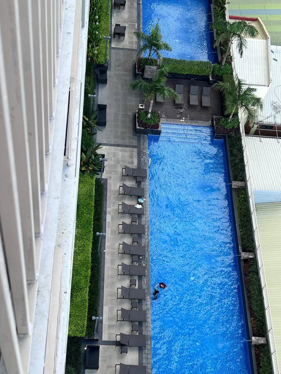 UNISTAY Coast Res R38 w Bal Sunset Vw WorldTrade Apartment in Pasay