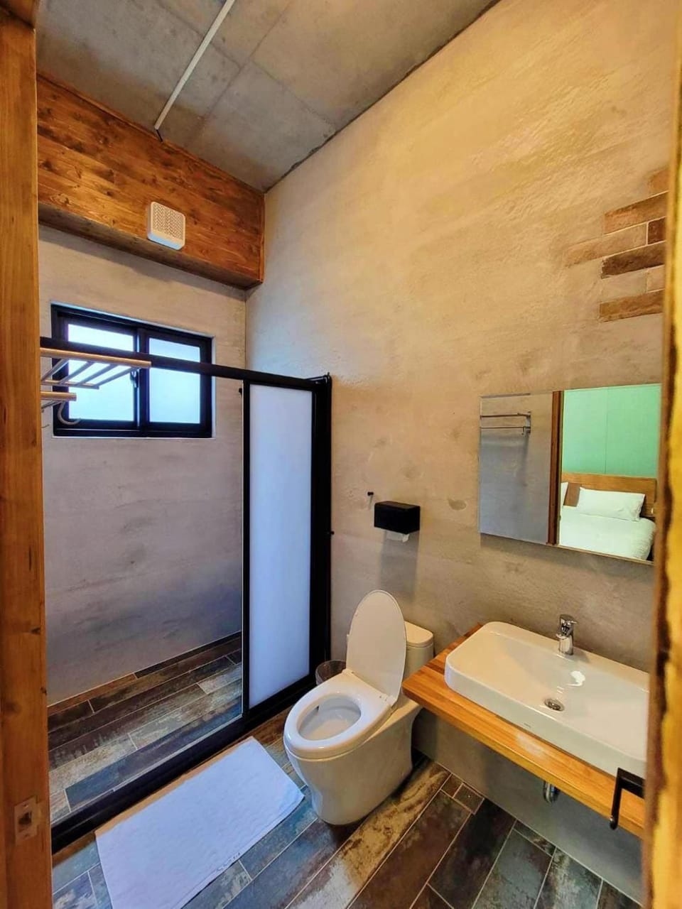 Toilet, Bathroom, towels