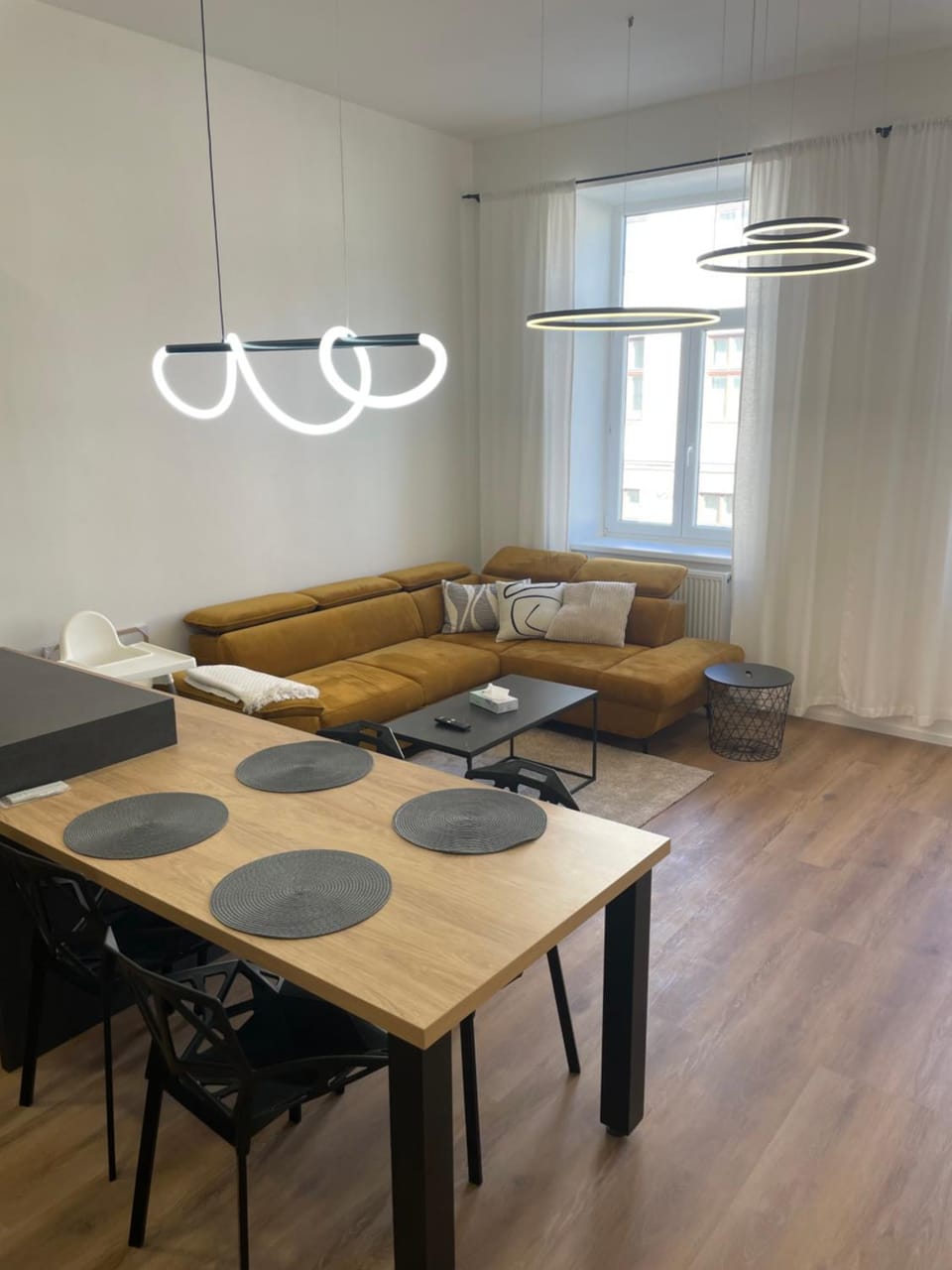 Living room, Dining area