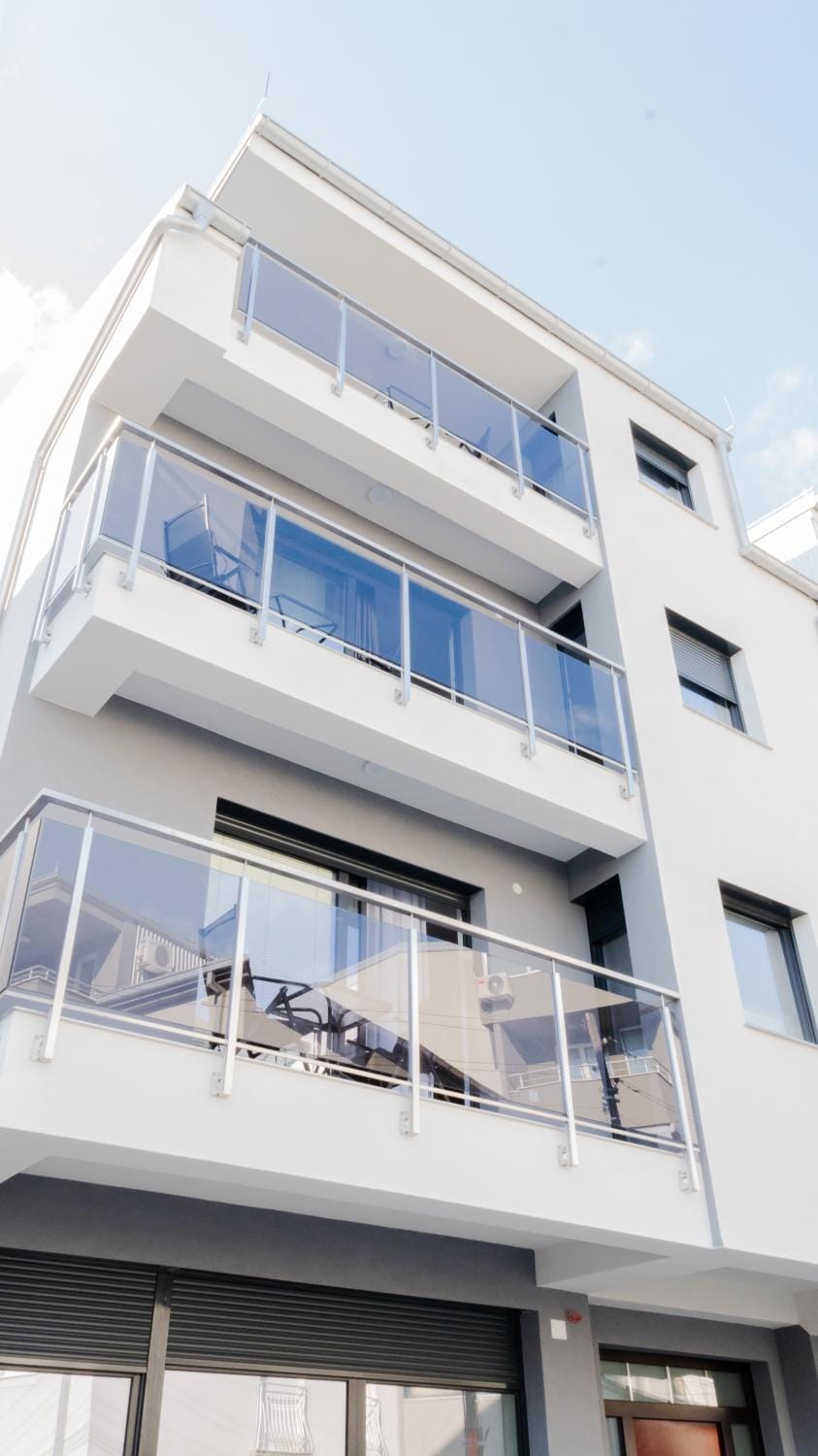 Property building, View (from property/room), Dining area, City view, Landmark view