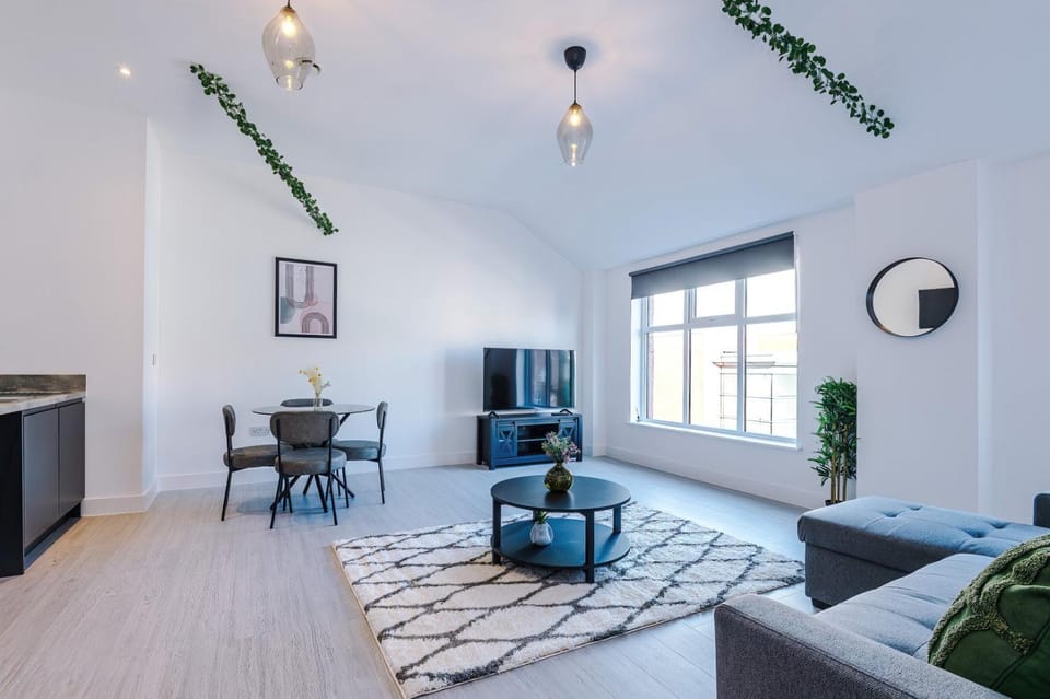 Cohost Partners Central Apartment in Warrington Apartment in Warrington