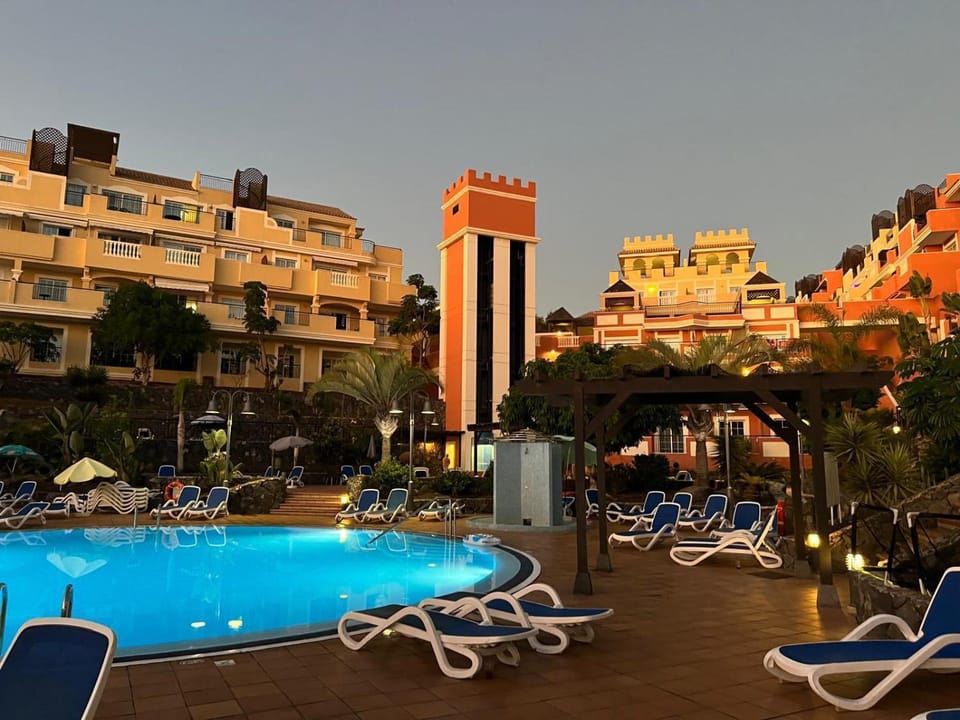 Property building, Pool view, Swimming pool, sunbed