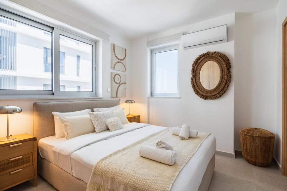 Bed, Photo of the whole room, Bedroom, towels, wardrobe, air conditioner