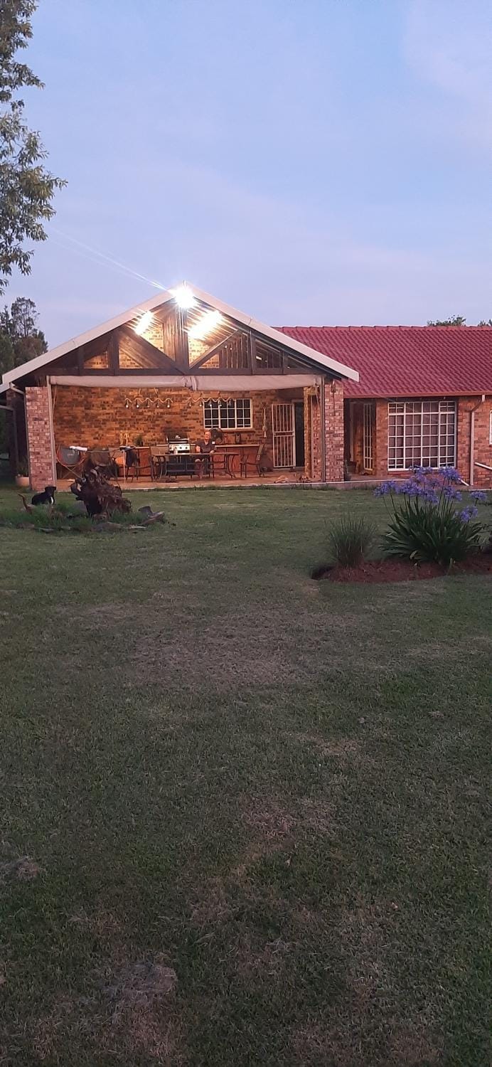 Property building, Natural landscape, Garden, Evening entertainment, Entertainment