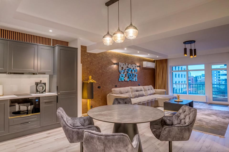Living room, Dining area