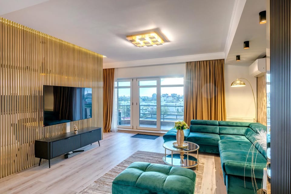 TV and multimedia, Living room, Evening entertainment