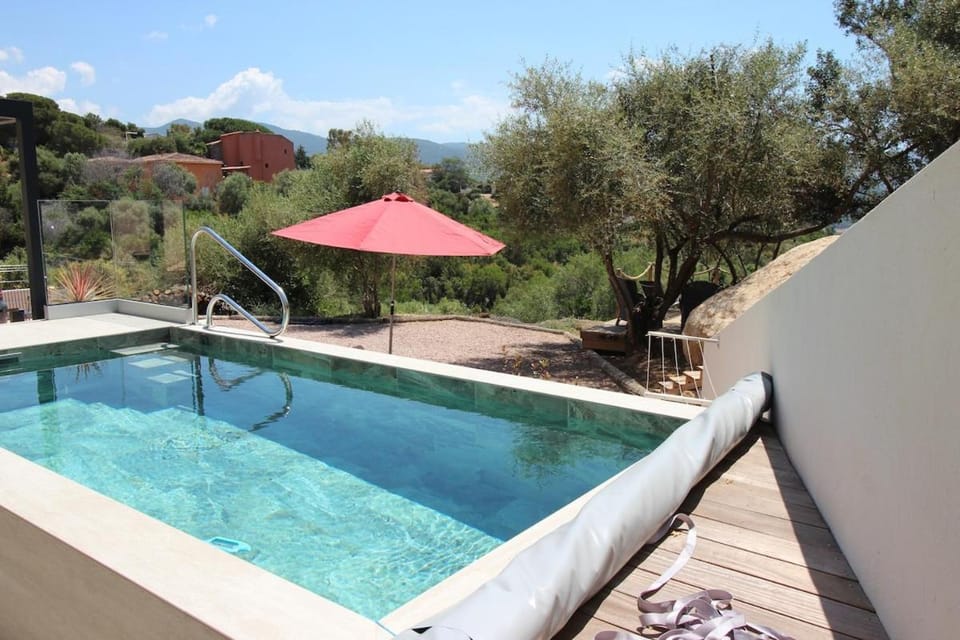 Villa piscine privée 100m2 6 pers SCANDOLA Les Terrasses de Ruppione Villa in Corsica