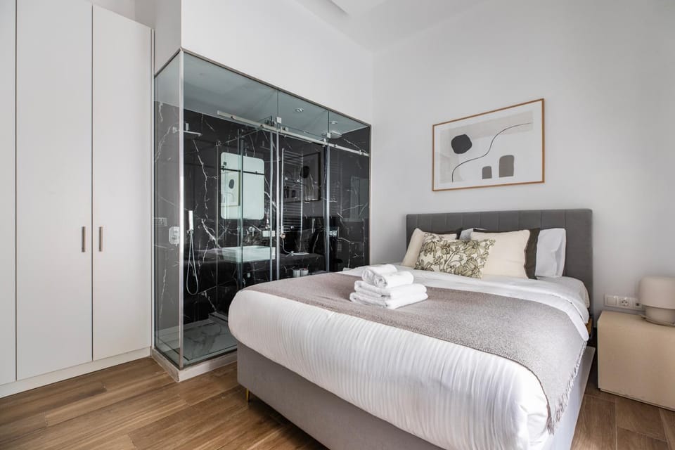 Bed, Bathroom, Bedroom, towels