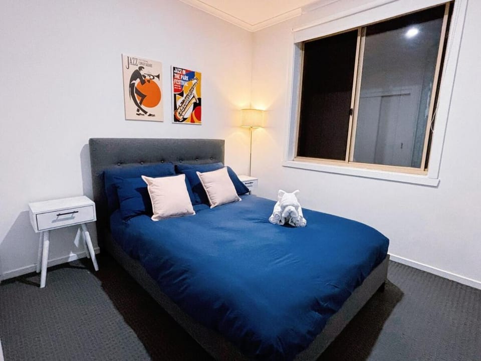 Spacious 3-Bed Home in Werribee! House in Melbourne