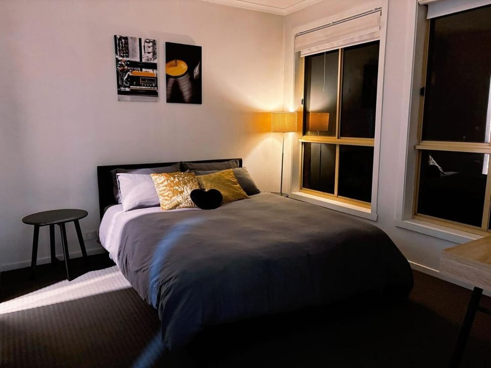 Spacious 3-Bed Home in Werribee! House in Melbourne