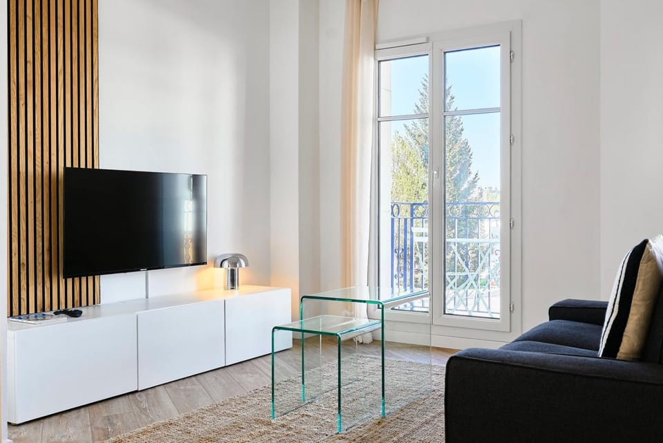 Appartement une chambre avec 3 balcons et parking Apartment in Lille