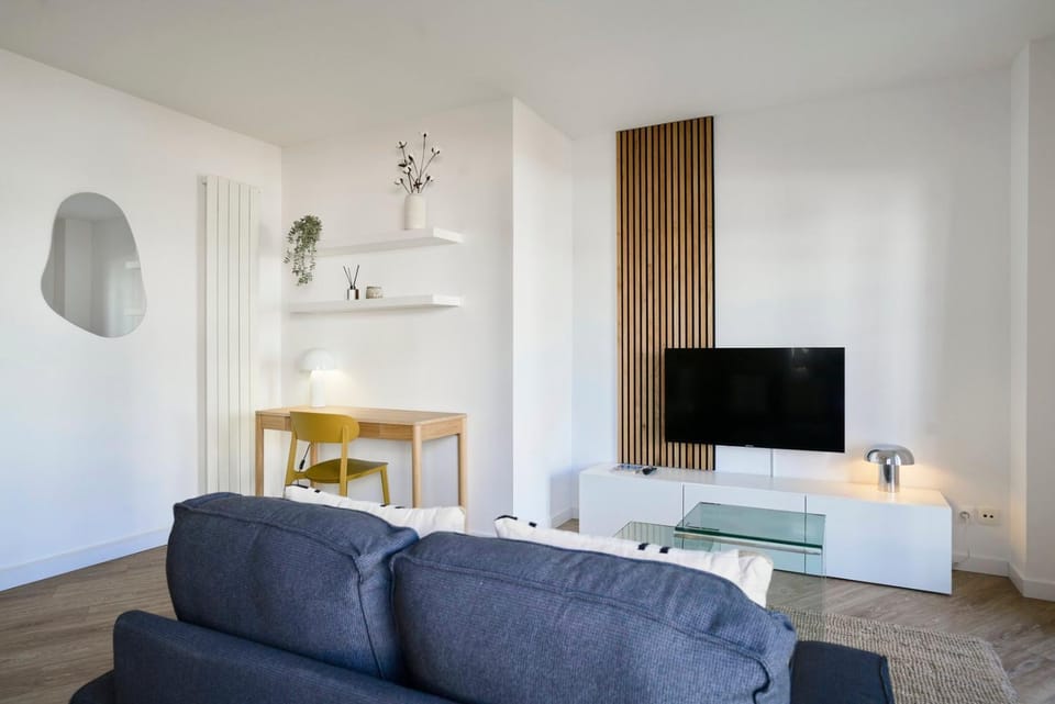 Appartement une chambre avec 3 balcons et parking Apartment in Lille