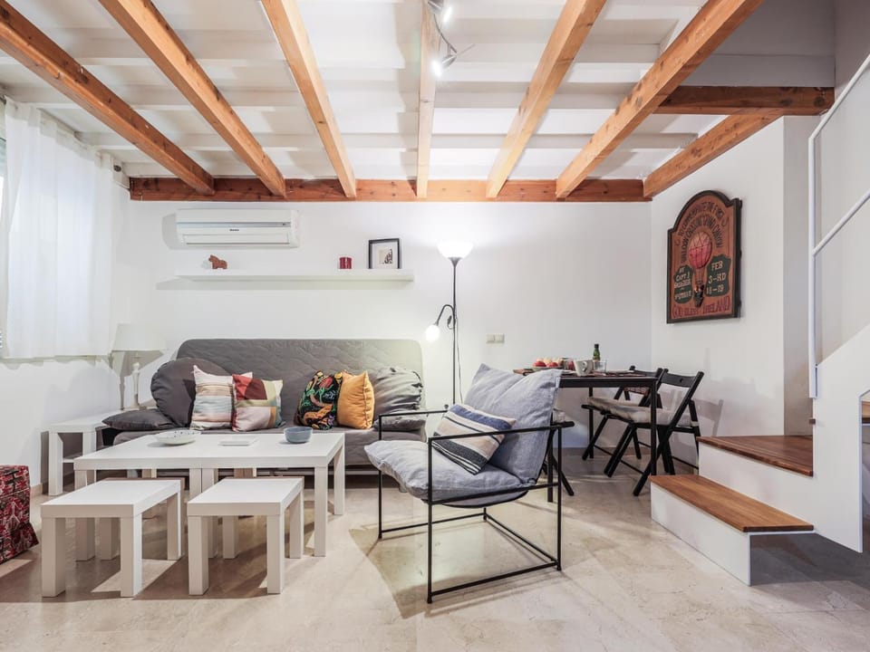 Bonito apt duplex 2 hab 2 baños Apartment in Seville