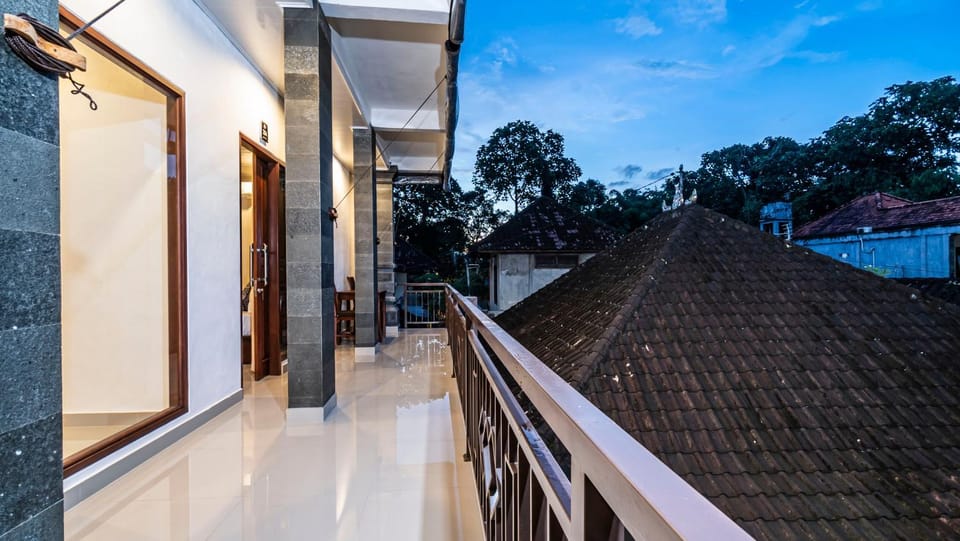 Property building, Night, View (from property/room), Balcony/Terrace