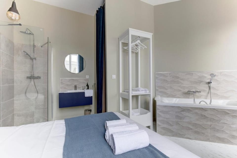 Appartement Laval Centre Apartment in Laval
