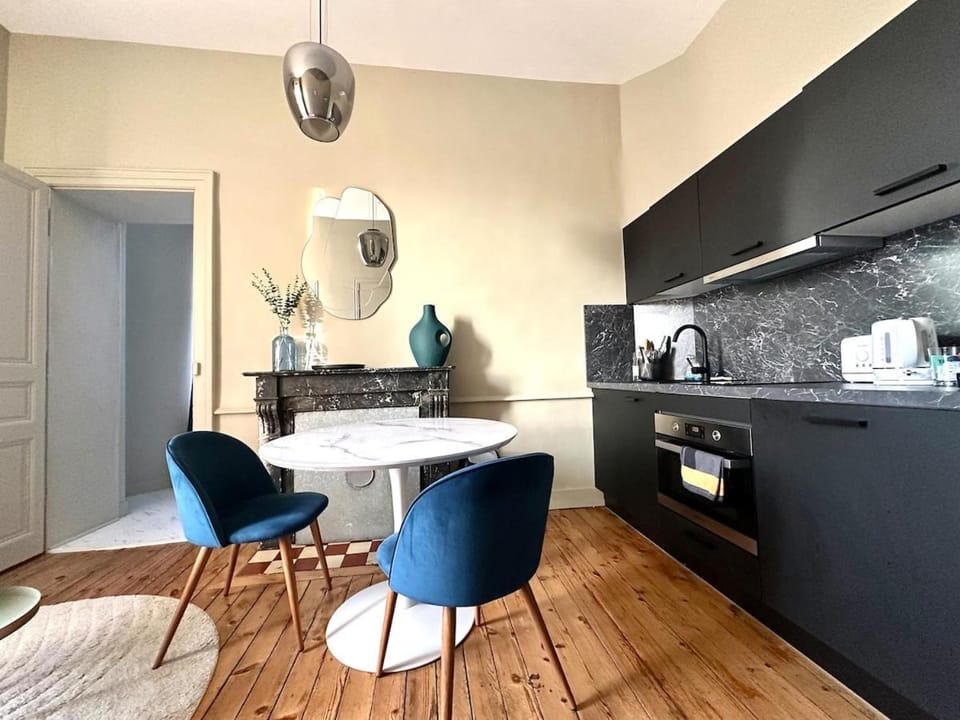 Appartement Laval Centre Apartment in Laval