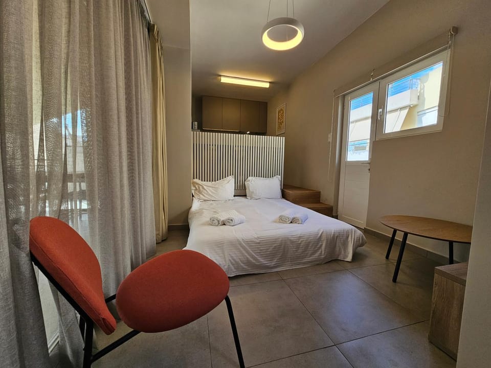 Bed, Photo of the whole room, towels