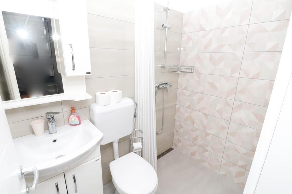Shower, Toilet, Bathroom