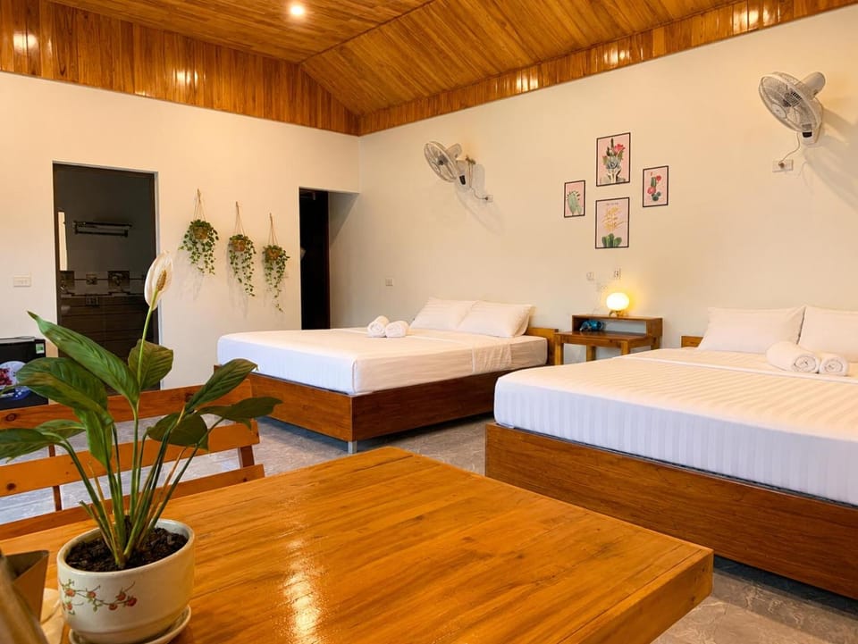 Photo of the whole room, Bedroom