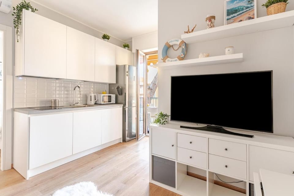 TV and multimedia, Coffee/tea facilities, Kitchen or kitchenette