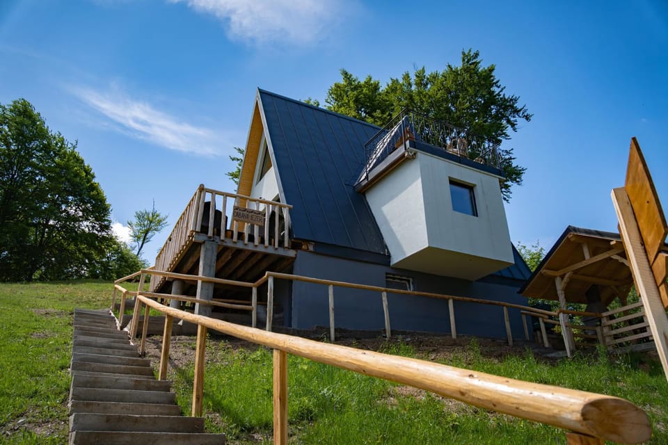 Cabanele Împărăția Mlacilor Câmpulung Muscel Nature lodge in Romania