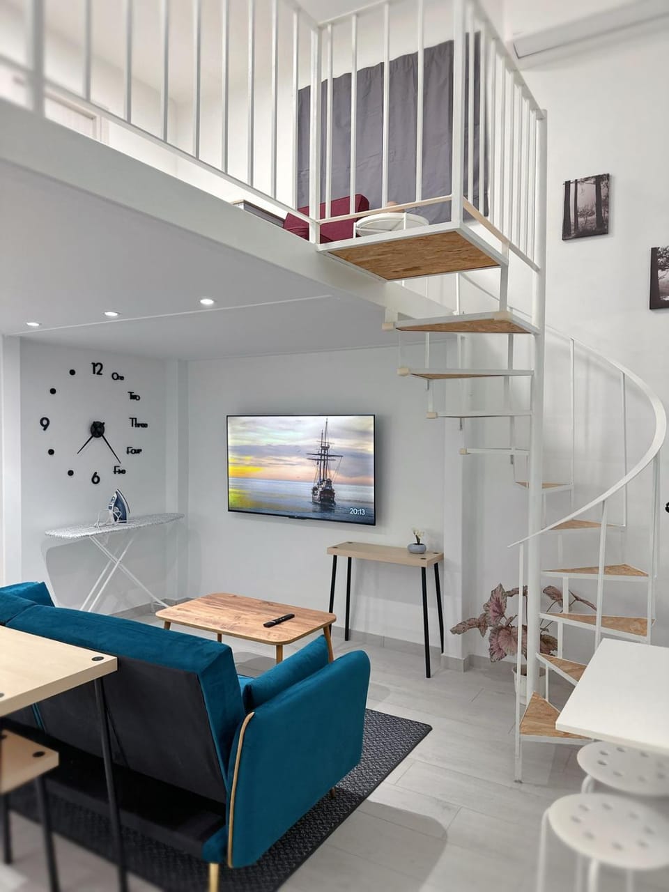 TV and multimedia, Living room, Seating area