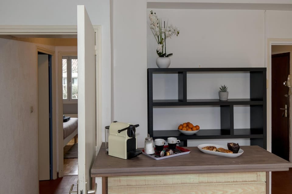 Bedroom, minibar