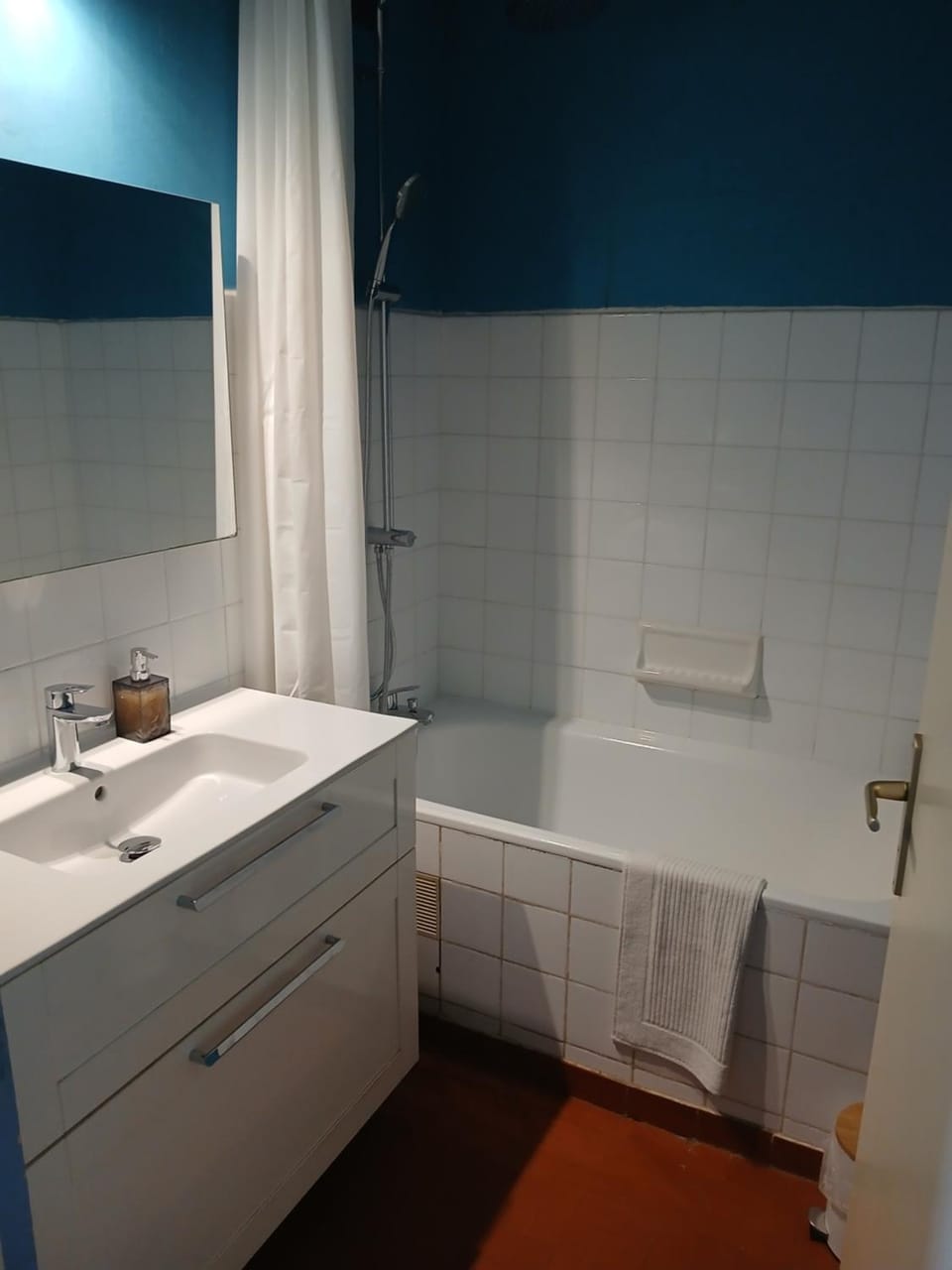 Bathroom, Bath