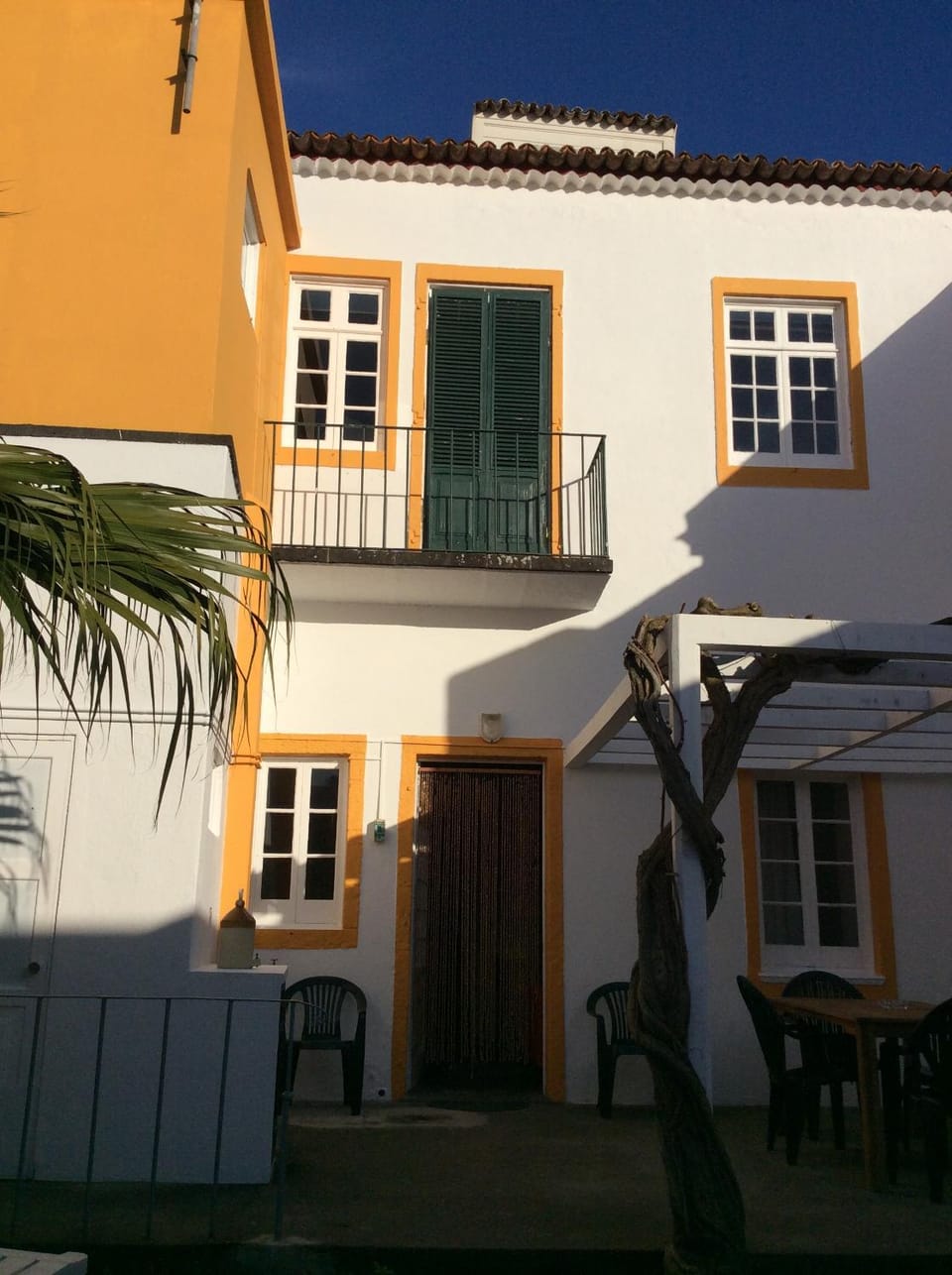 Property building, Garden, Balcony/Terrace