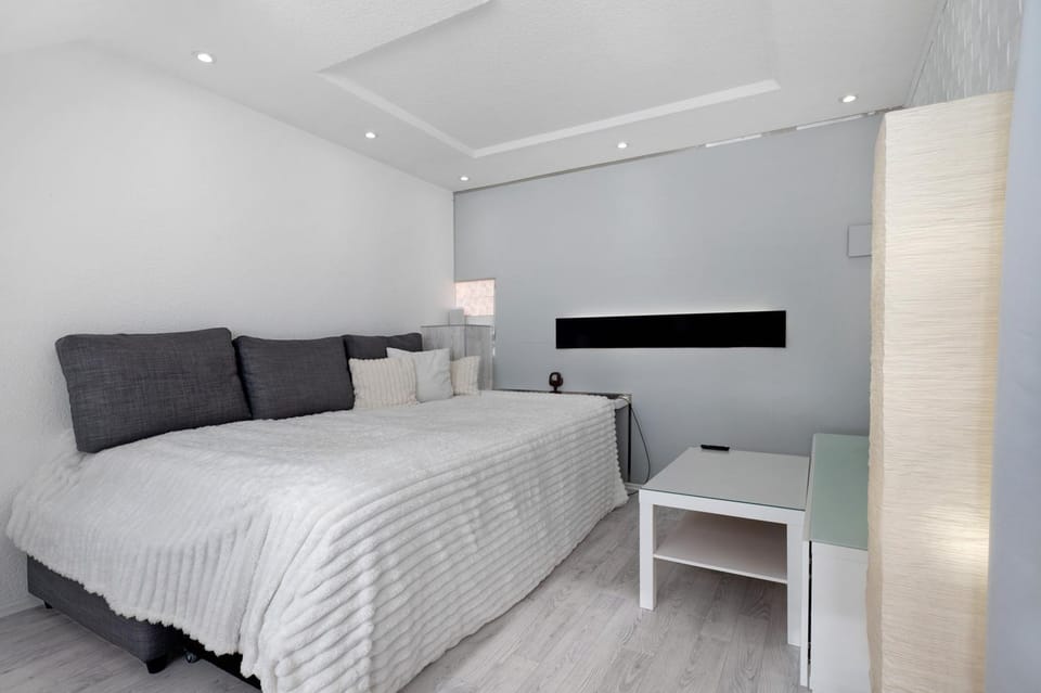 Living room, Bedroom