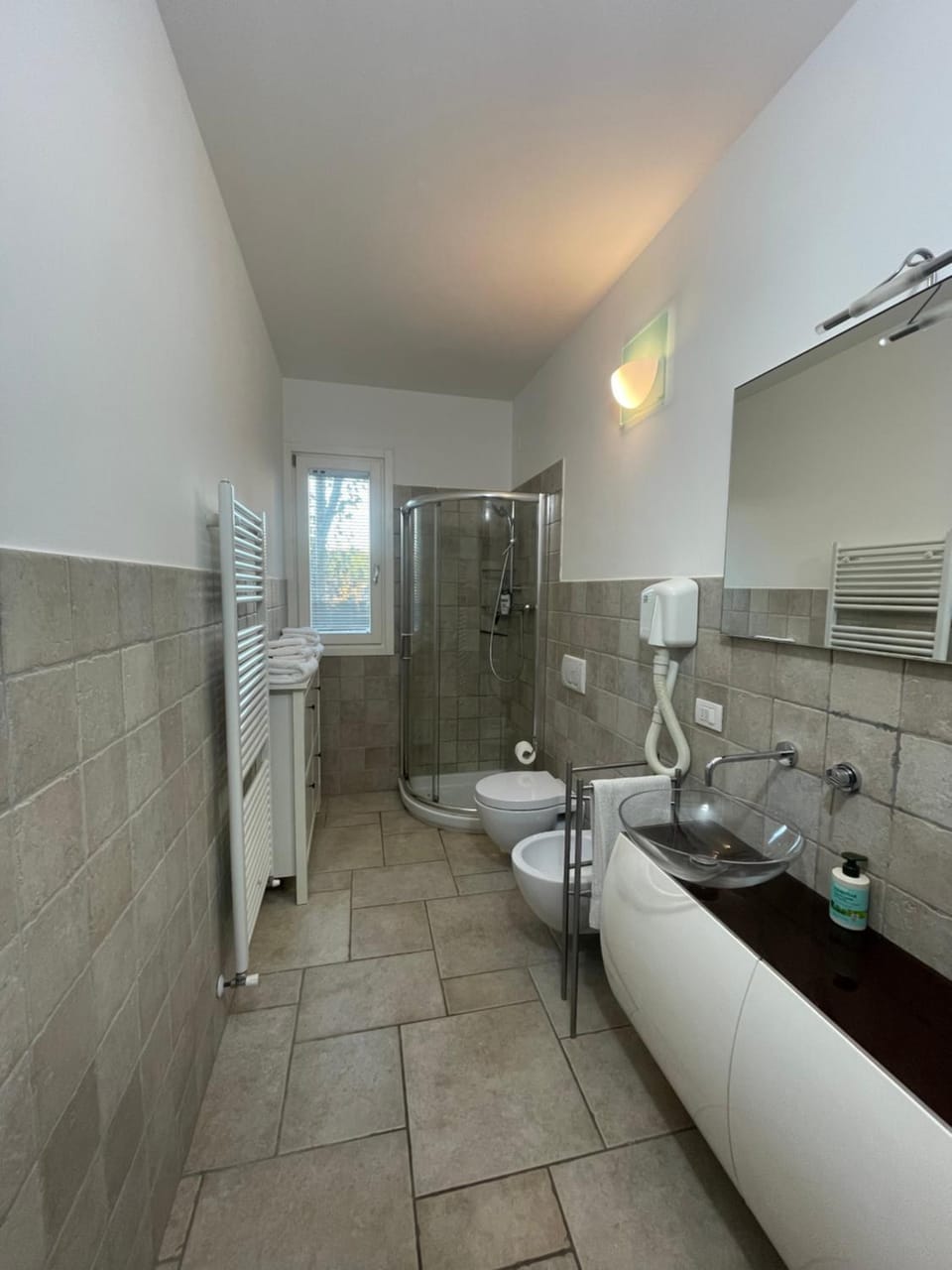 Shower, Toilet, Bathroom, towels