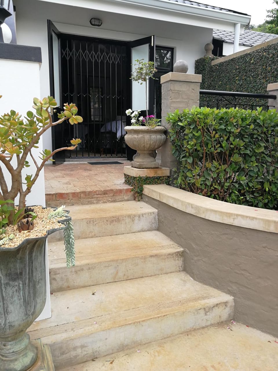 Facade/entrance
