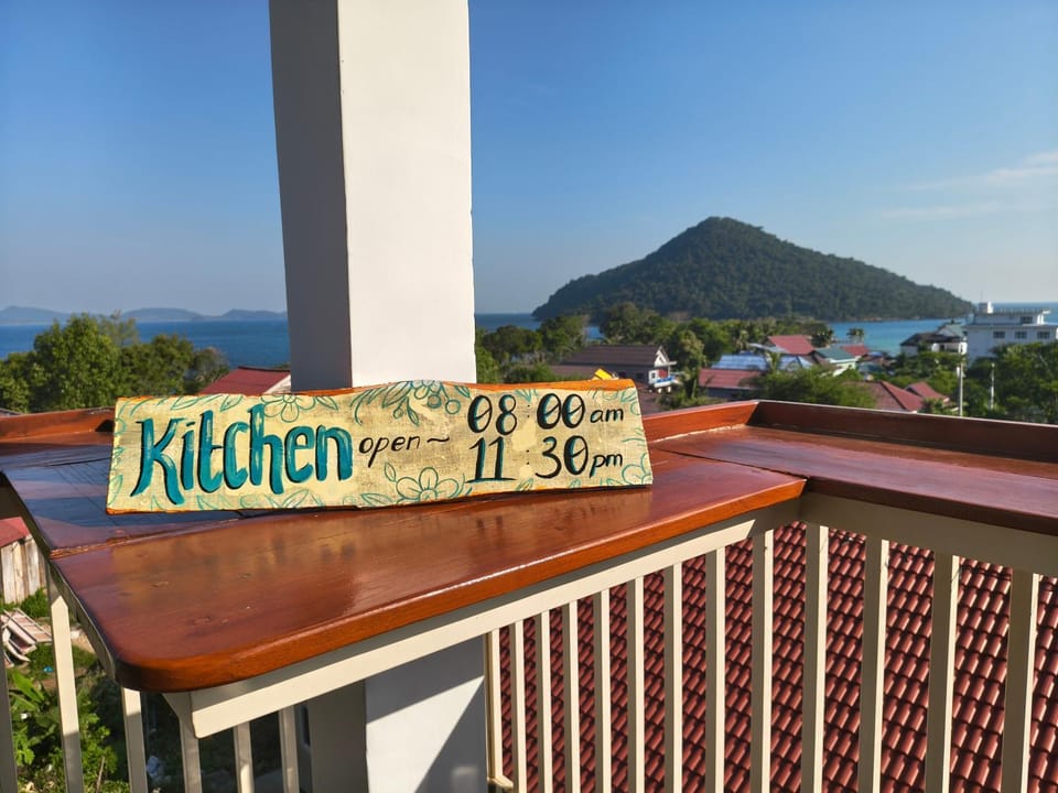 M'Pai Bay 23 Ripples Guesthouse and Sky Bar Hotel in Sihanoukville