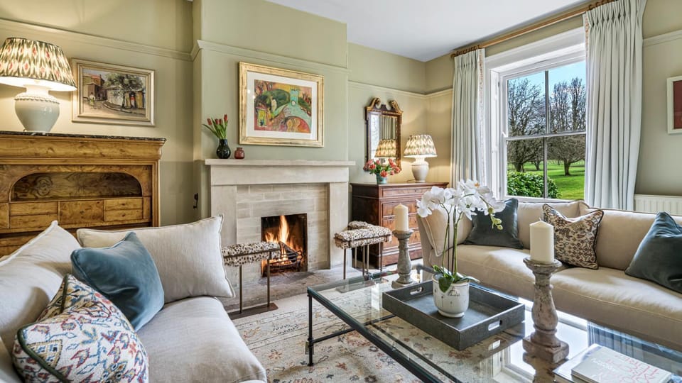 Living room, Seating area