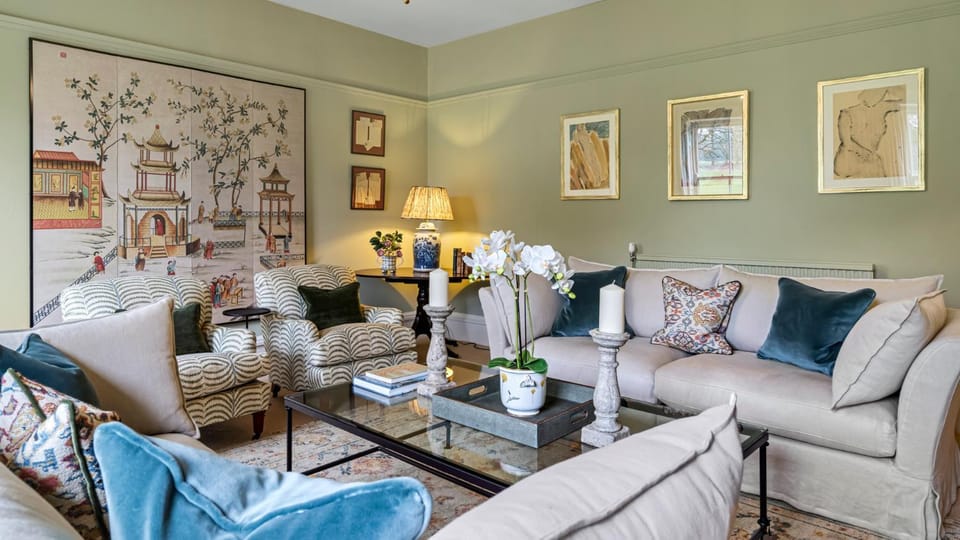Living room, Decorative detail, Seating area