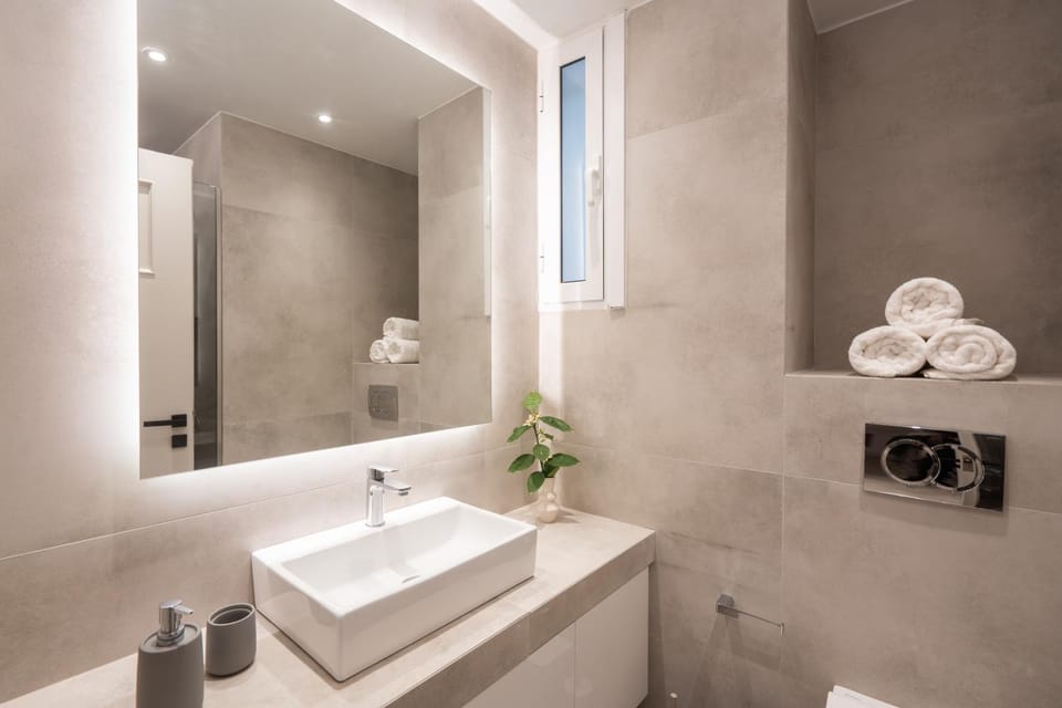 Shower, Bathroom, towels