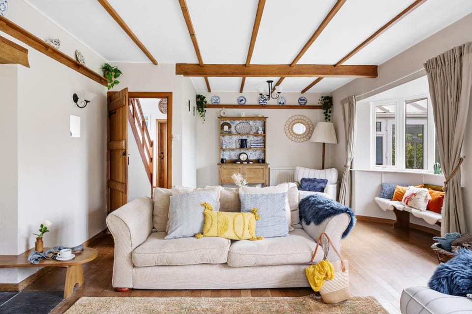 Communal lounge/ TV room, Living room