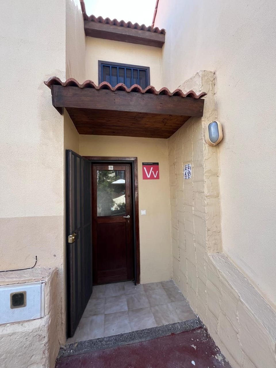 Facade/entrance, Day