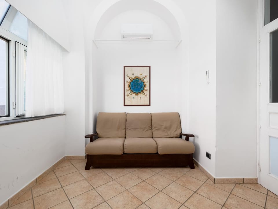 Living room, Seating area, air conditioner
